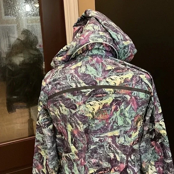 Rare Lululemon Miss Misty Jacket II in Iridescent sz 4 - Picture 4 of 9